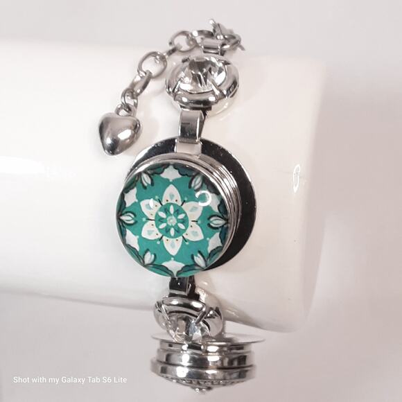 Chunky Snap Bracelet Silver Tone Chains Holding Rhinestones And Glass Cabochons - Picture 1 of 9